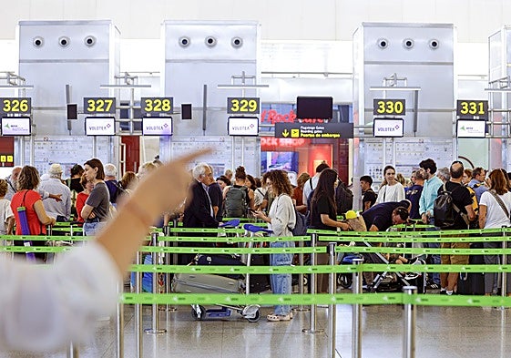 Malaga Airport T3 check-in desks.