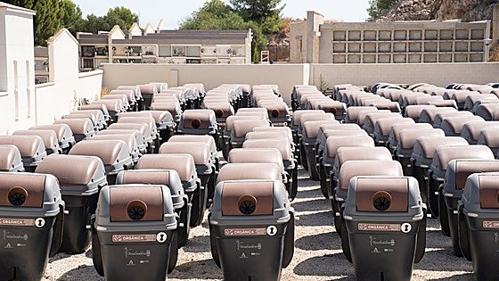 Benalmádena goes green by splashing out on 200 brown bins