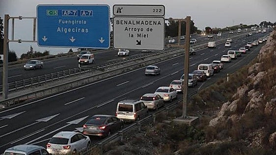 Five injured, including two children, after early morning motorway crash on Costa del Sol