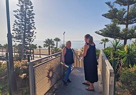 The councillors tour the Torreblanca area.