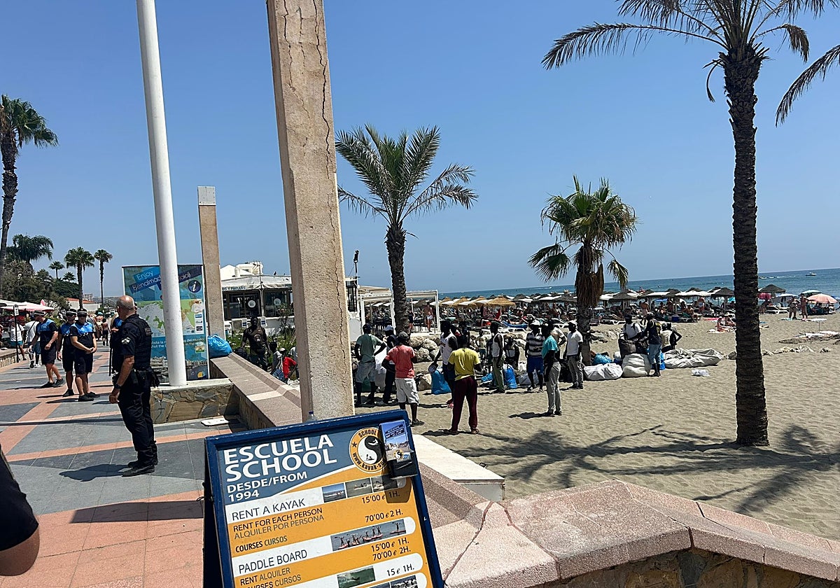 Altercation between street vendors and Benalmádena Local Police officers.