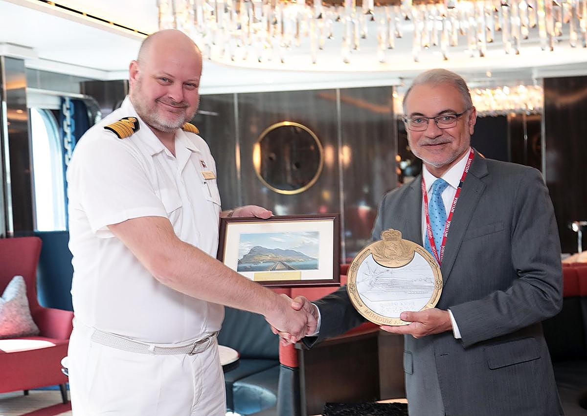 Imagen secundaria 1 - Plaques were exchanged.