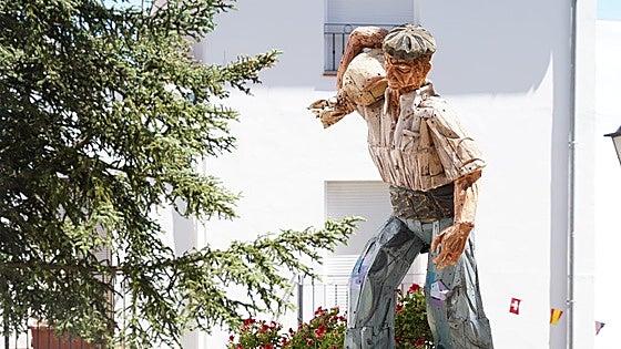 Figures carved in cork and from recycled wood pallets grace Serranía de Ronda village famed for its chestnuts