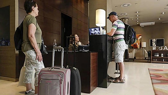 Big-spending American tourist 'boom' boosts bookings for city-centre hotels across Spain