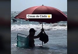 This is the hilarious video of a beachgoer on a semi-submerged deckchair in Spain that has quickly gone viral