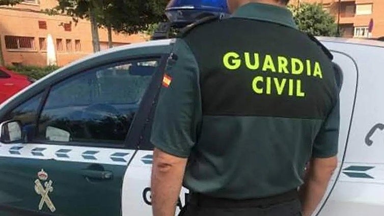 Police officer bitten by dog ten times during Costa del Sol drug raid recovers from injuries