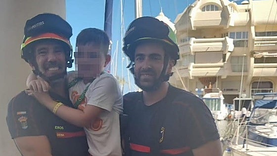 Firefighters release British child trapped on Costa del Sol fairground attraction