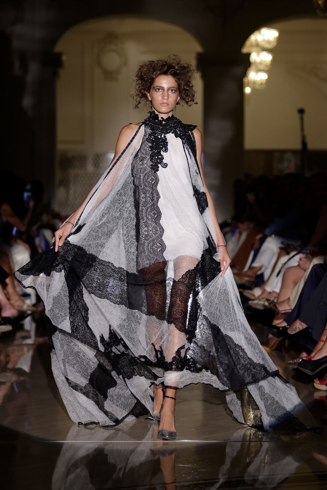 Victorio &amp; Lucchino avant-garde classic fashion on the catwalk - in pictures