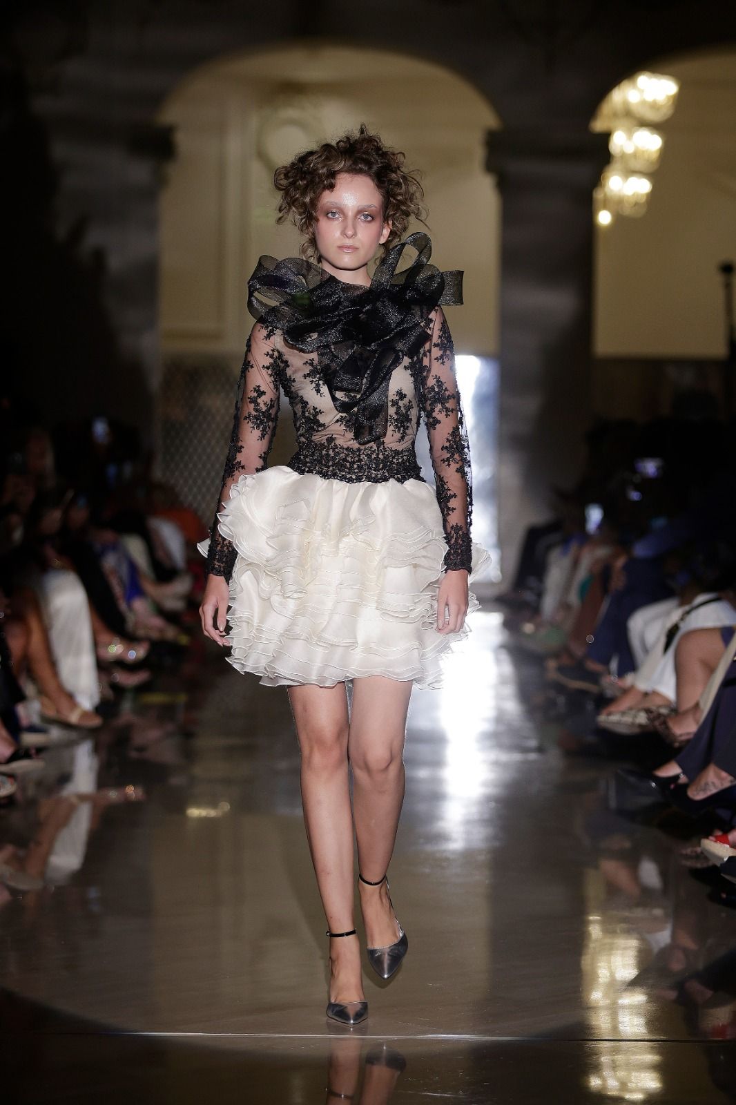 Victorio &amp; Lucchino avant-garde classic fashion on the catwalk - in pictures