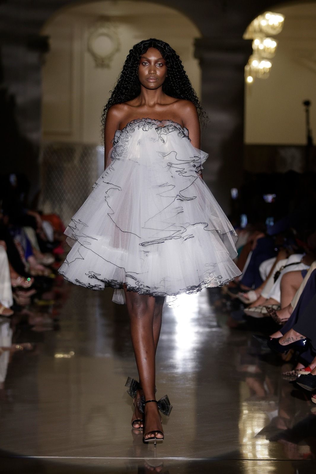 Victorio &amp; Lucchino avant-garde classic fashion on the catwalk - in pictures