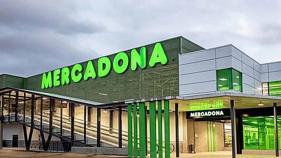 Where do Spain's supermarket giant Mercadona's own-brand olive oils come from?