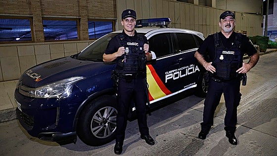 Trainee police officer helps saves elderly woman's life after she choked on food in Malaga