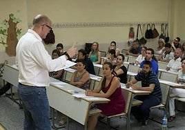 Junta launches campaign to cover over 1,000 teachers on sick leave in Andalucía