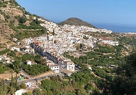 Panoramic view of the town centre of Frigiliana.
