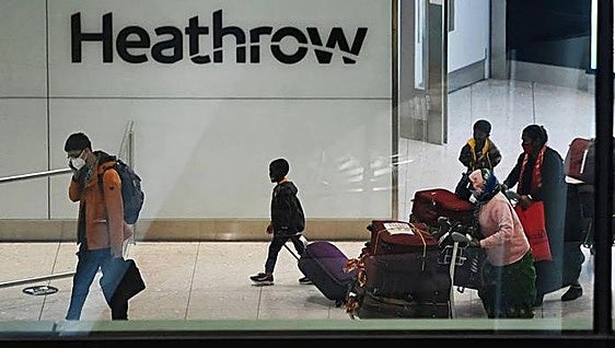 UK imposes 12-euro entry permit requirement for tourists