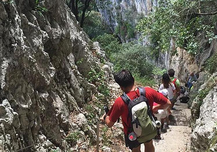 The path is stony and uneven, so it is advisable to wear comfortable clothes and footwear.