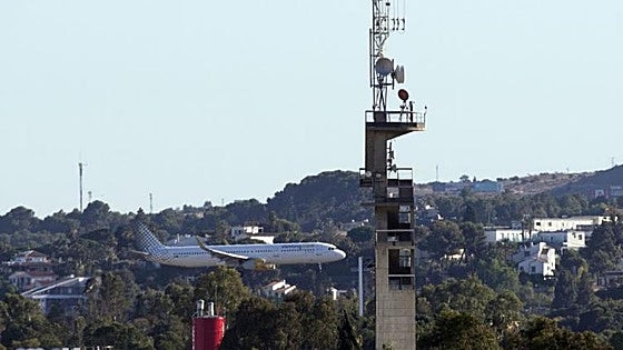 Height of tower to be halved to finally allow full operation of Malaga Airport's second runway
