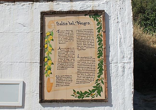 There are different hypotheses about the origin of the current name of this town in Malaga.