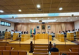 Vélez-Málaga council meeting on Monday 23 September when the pay rise was approved.