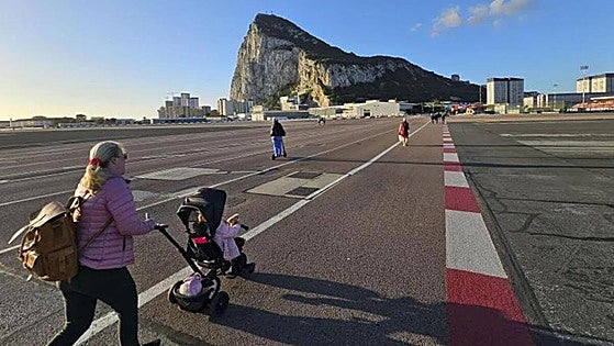 La Línea mayor demands more information about introduction of new biometric controls at Gibraltar border