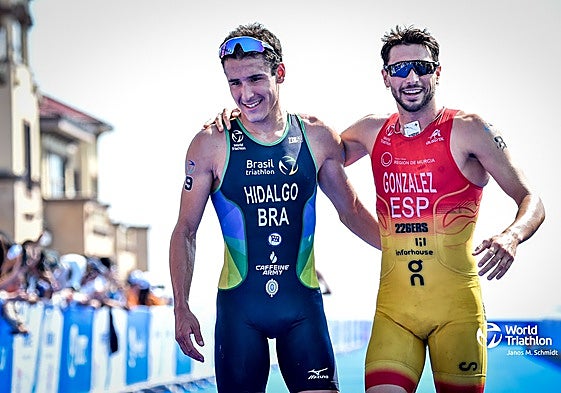 González, right, at the finish line in Weihai.
