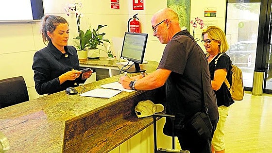 Holidaymaker data registration requirement puts Spain's tourism sector on a war footing