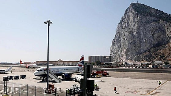 UK to complain about Spanish military plane incursion into Gibraltar airspace