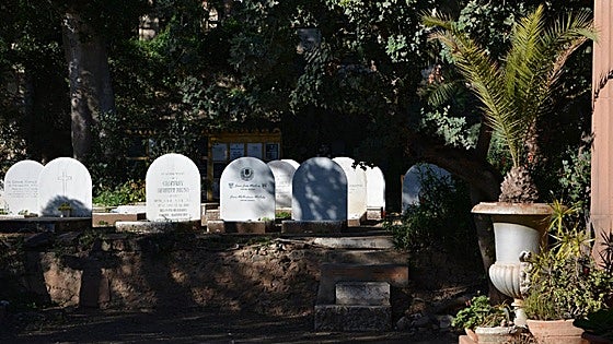 Sign up for a full moon guided tour of the English Cemetery in Malaga