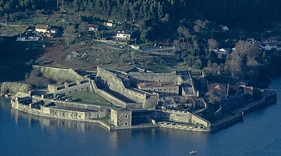 The 'triangle of fire' castle that was key to preventing a major British naval invasion in Spain