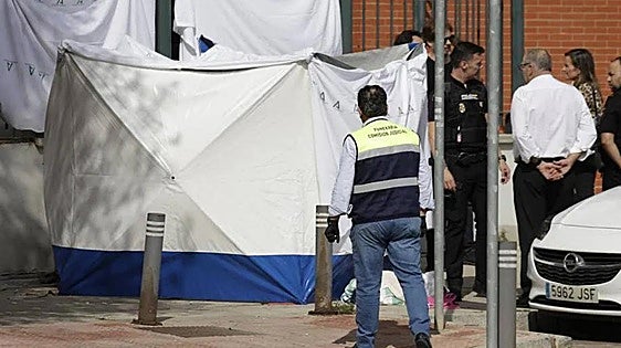 Young boy dies after falling from fourth floor of building in Seville