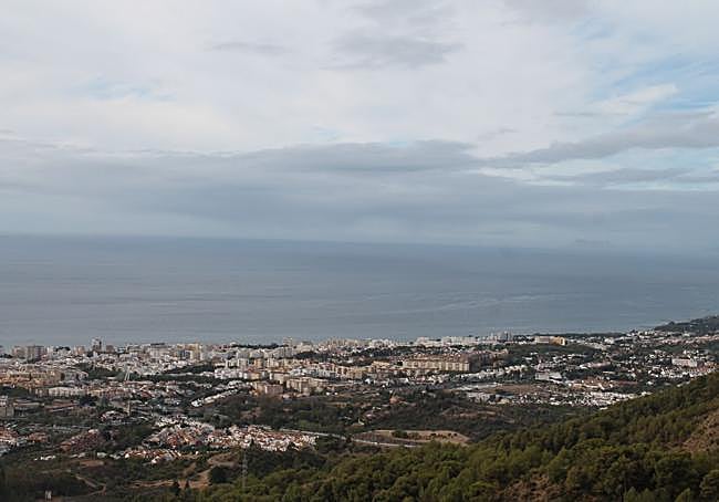 Panoramic view from the Acebuche pass.