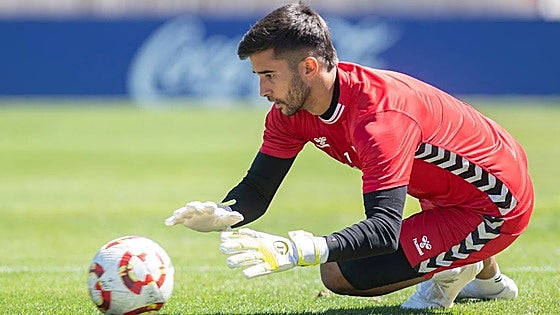 Goalkeeping heroics keep Antequera CF in promotion hunt