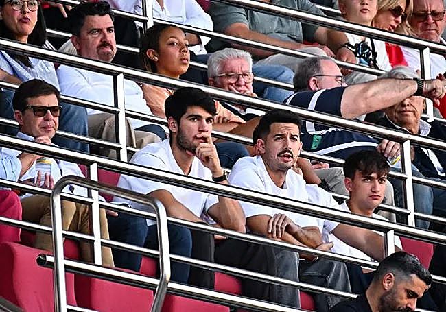 Tennis star Carlos Alcaraz, second left, was a spectator.