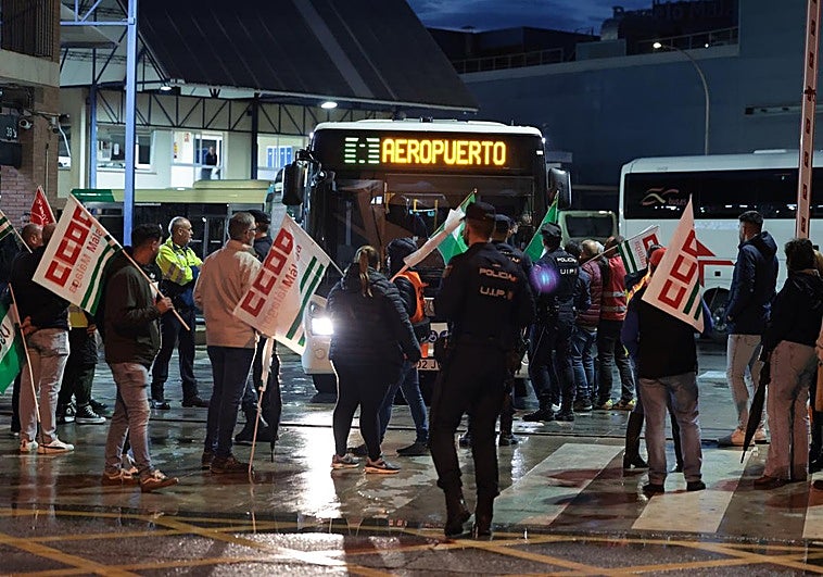 Trade union members early this Monday morning, at Malaga bus station.