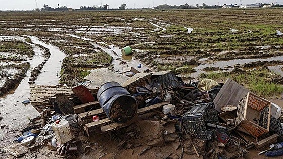 Spanish government unveils 10.6-billion-euro aid package to help flood-hit communities