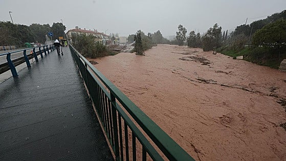 Residents evacuated from Malaga neighbourhood as torrential rain is forecast between 2-4pm