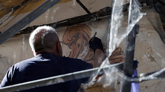 Hidden murals from two centuries ago discovered on Malaga city centre building