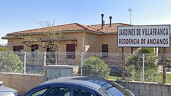 At least 10 dead in early-morning blaze at retirement home in Spain