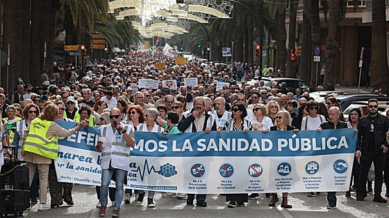 More than 10,000 people from around province protest in Malaga against 'deterioration' of Andalucía's public health system