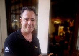 Lucas Rodríguez, waiter at Mesón Casa Eloy.