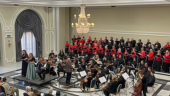 Collegium Musicum choir prepare for two Christmas concerts on the coast