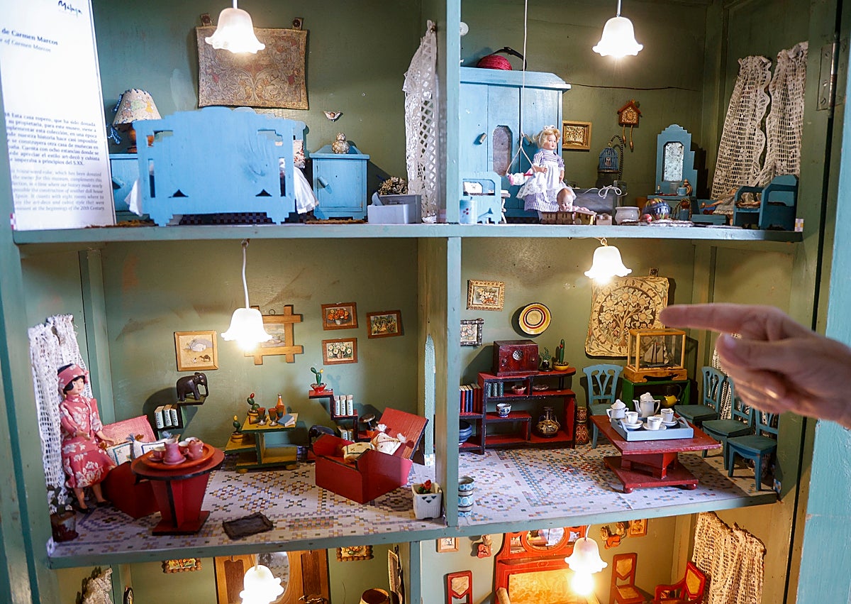Imagen secundaria 1 - Doll’s houses in search of a new home: one of the best collections in Spain that is up for sale for one million euros