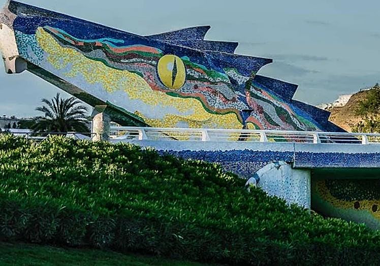 Head of the dragon's bridge