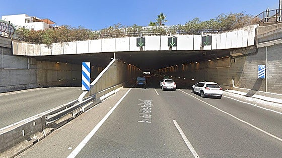 Police investigate motorist after body found next to badly damaged scooter on busy Malaga motorway