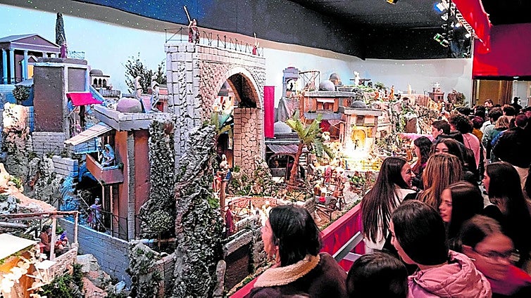 Malaga city hall's Nativity scene delights visitors