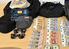 Money and objects stolen by the gang