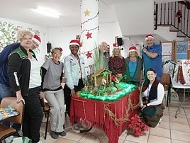 Lux Mundi food drive volunteers.