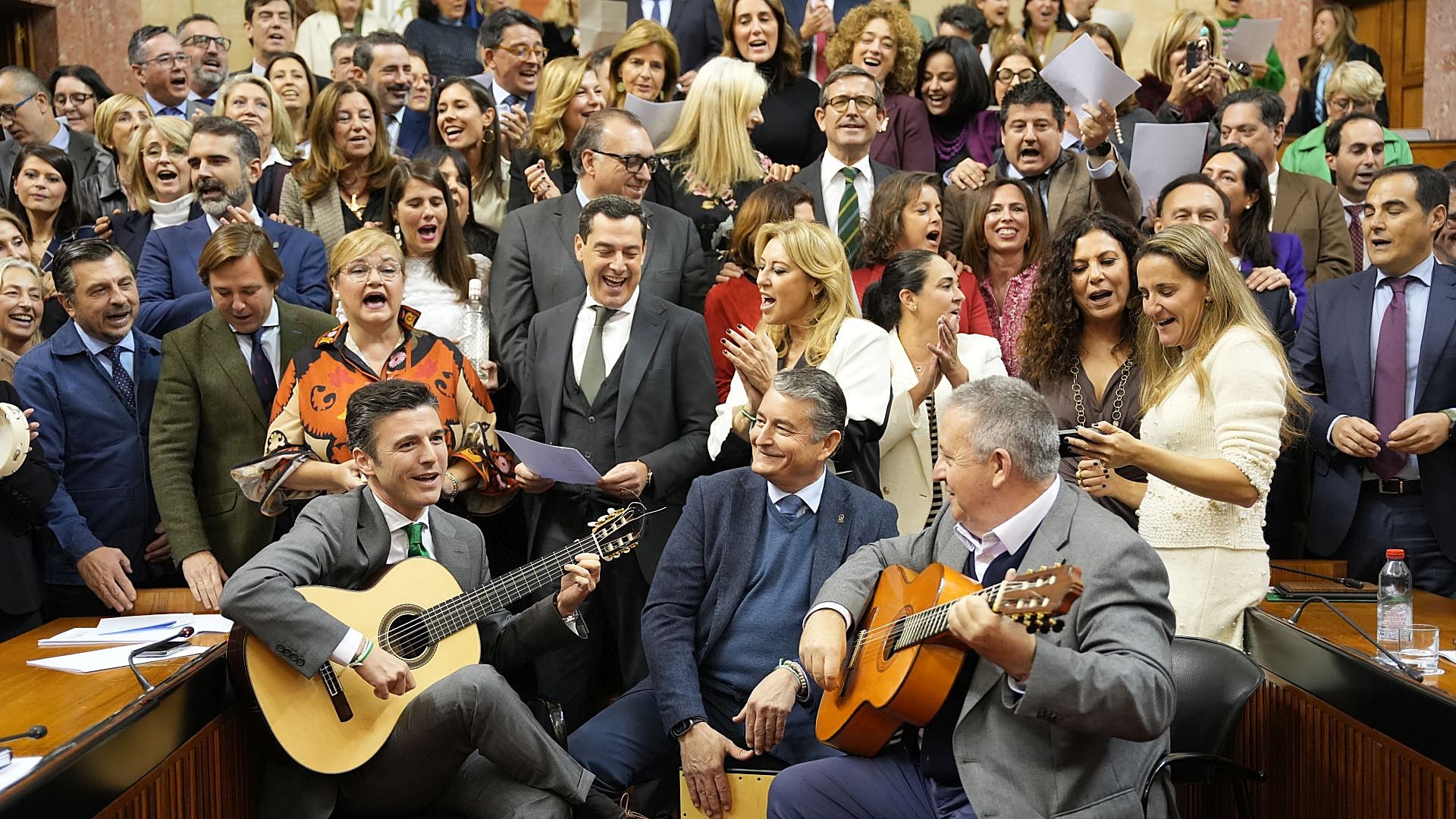 Video: This is the moment Spanish politicians burst into song singing ...