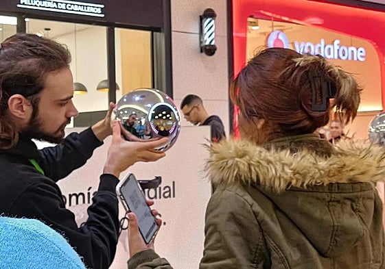 Company that captured images of eyes in Malaga in exchange for cryptocurrency ordered to delete data