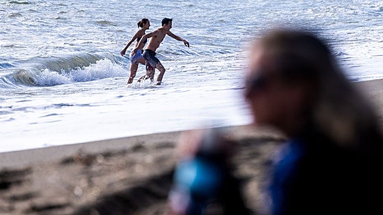 Tourists flock to Costa del Sol to enjoy Christmas in the sun